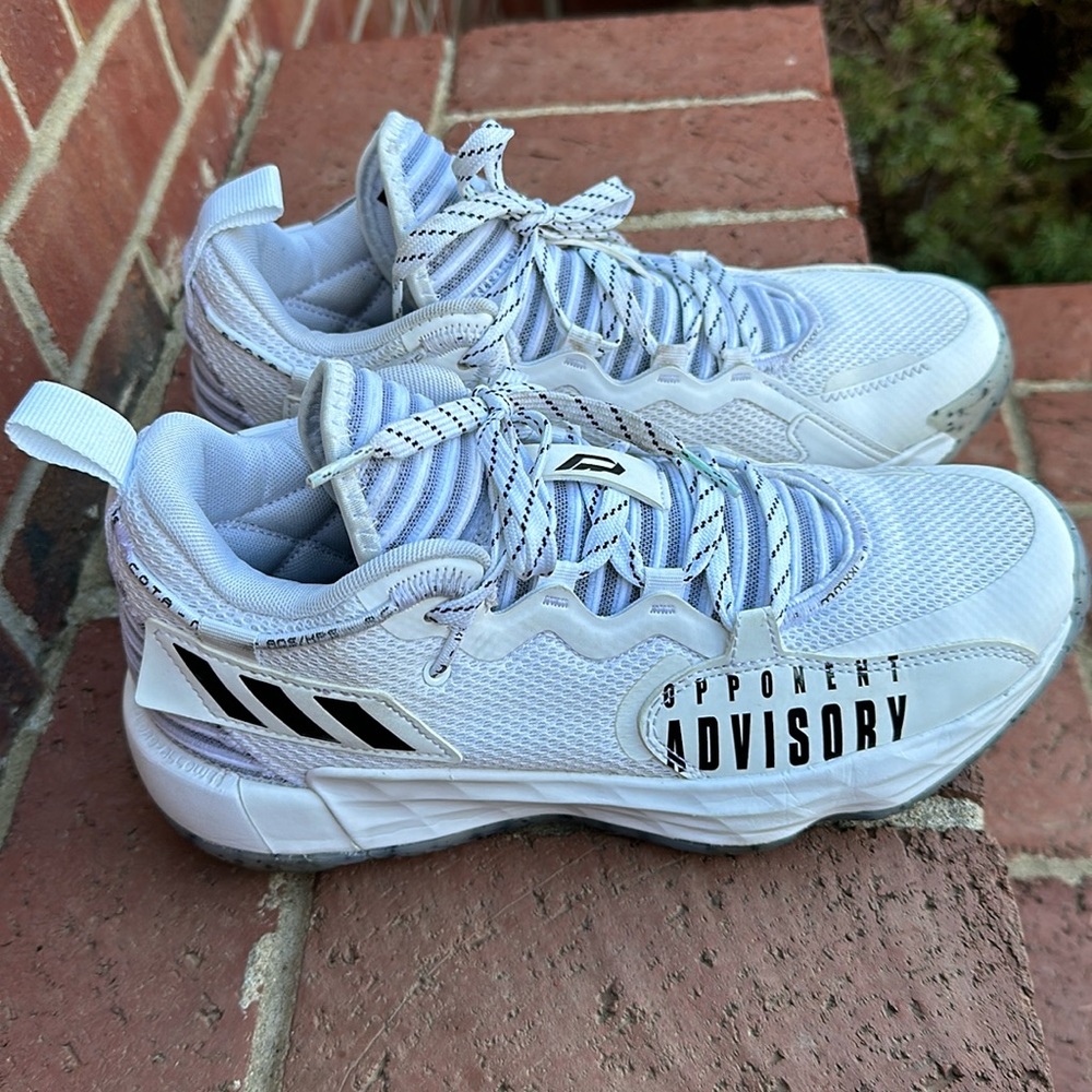 Like new condition Adidas Opponent Advisory Shoes